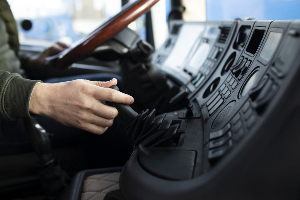 wnętrze samochodu- auxiliary engine spare parts