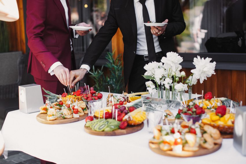 Elegancko podany catering domowy – idealny wybór na imprezę we Wrocławiu