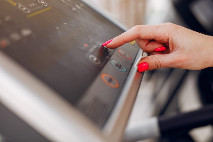 Automatyka budynkowa Kraków – sterowanie inteligentnym systemem budynku przez panel dotykowy