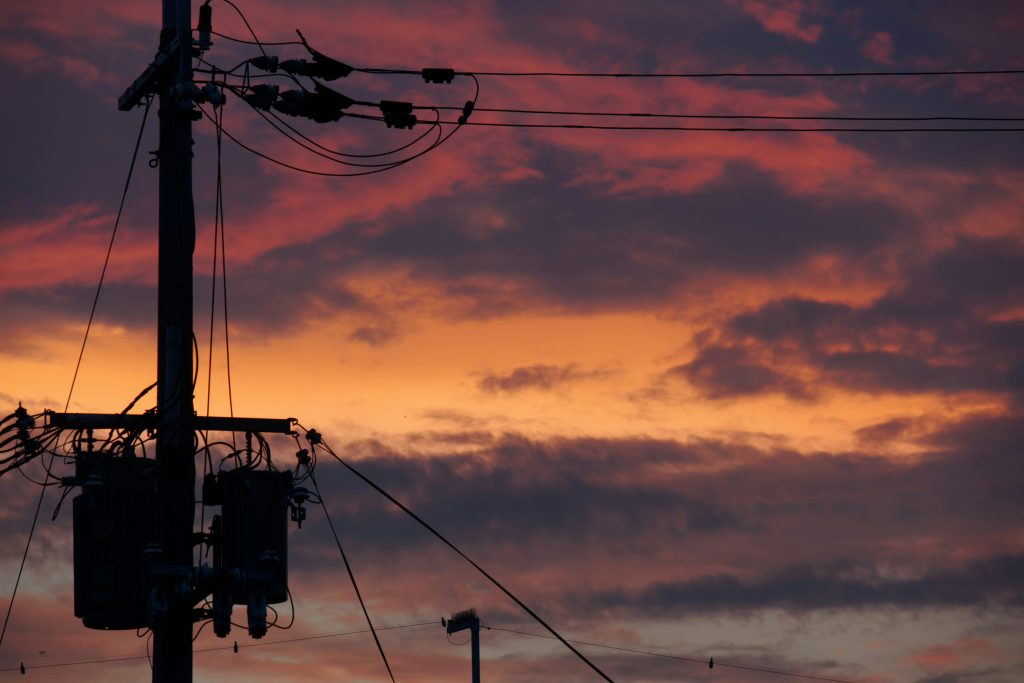 zdjęcie przewodów elektrycznych