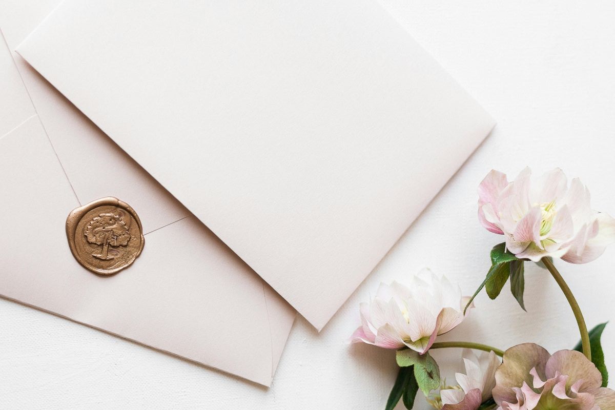 Jak napisać zaproszenie komunijne? Przykłady i praktyczne wskazówki